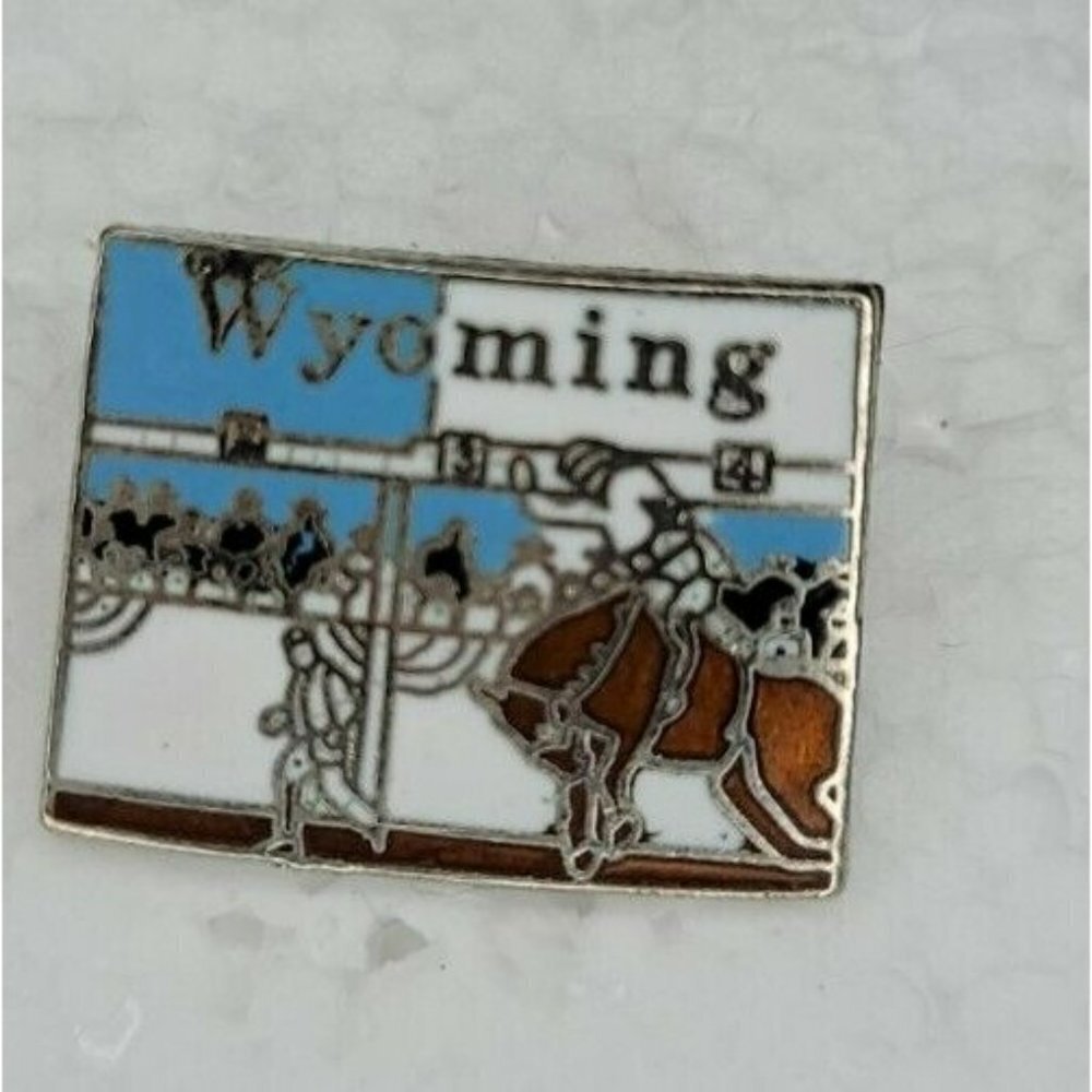 WYOMING STATE MAP TRAVEL Hat‎ Tie  PIN